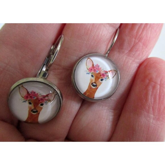 New Deer w/ Flower Crown Earrings on Stainless Lever Back Hooks - Gift Boxed - Picture 4 of 5